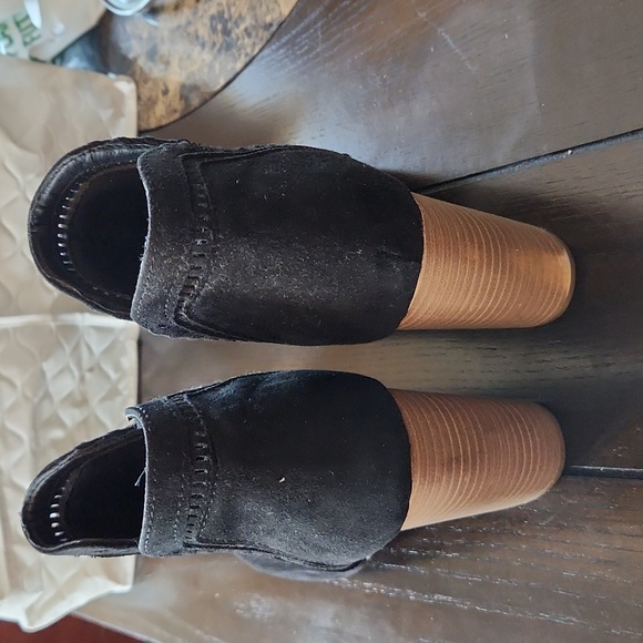 Booties - Picture 4 of 4